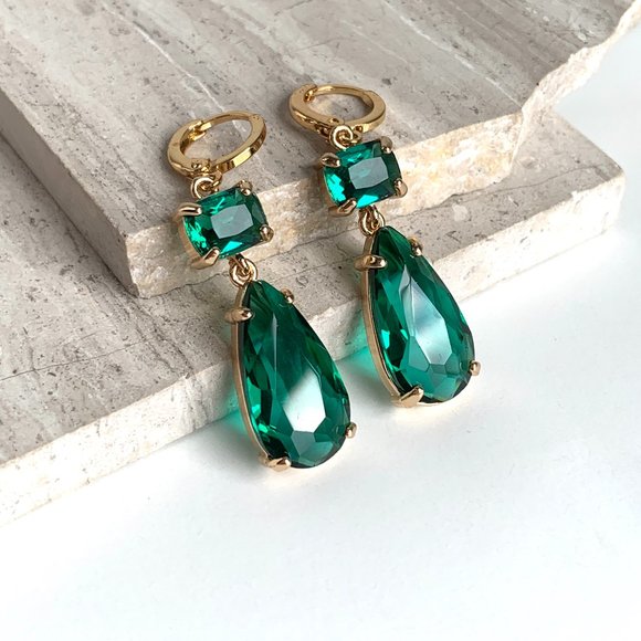 Emerald Glass double drop prong set stone Earrings ~NWT - Picture 6 of 14